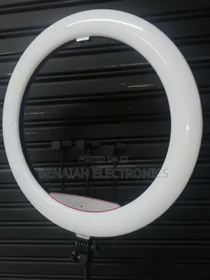 18 " Ringlight, Bright Led Light, Three Strong Phone Holders