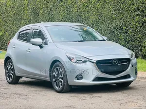 Mazda Demio 2018 Off white