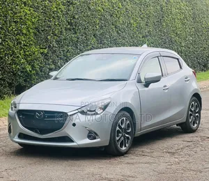 Mazda Demio 2018 Off white