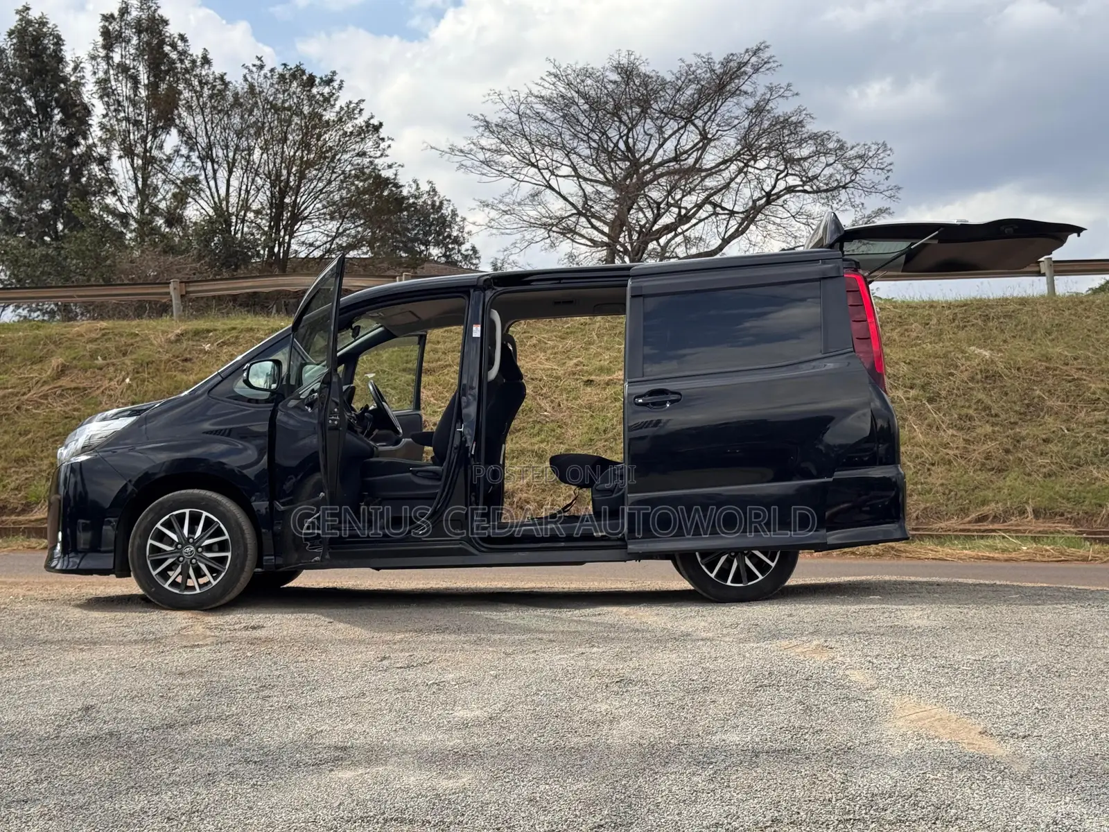 Toyota Noah 2018 Black