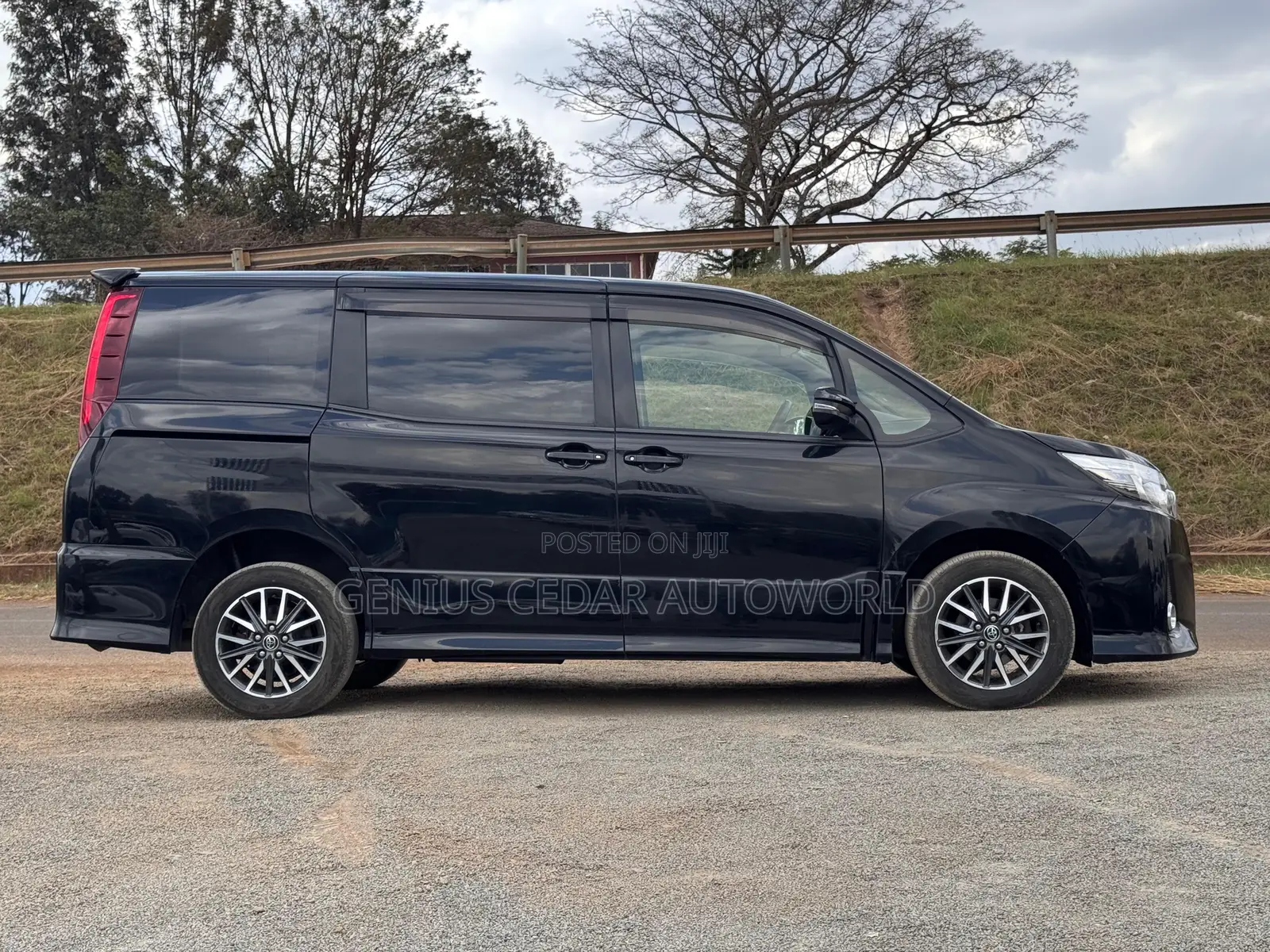 Toyota Noah 2018 Black