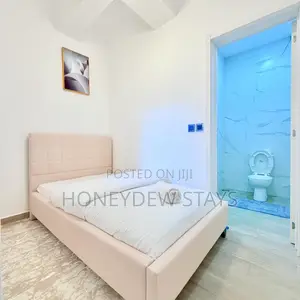 Furnished Luxury 3br Apartment at Riverside Square
