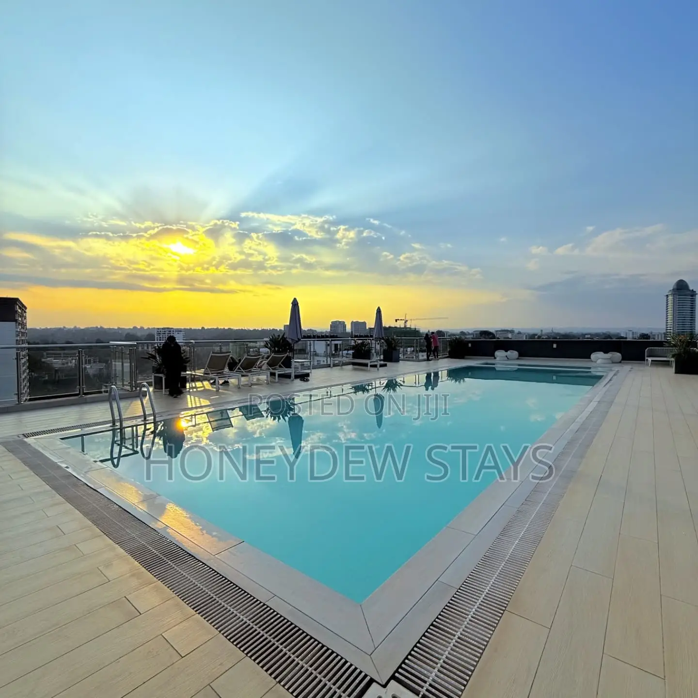 Furnished Luxury 3br Apartment at Riverside Square