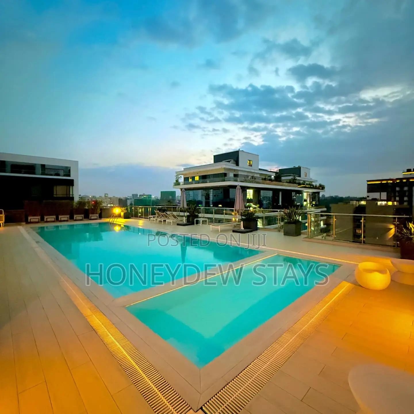 Furnished Luxury 3br Apartment at Riverside Square