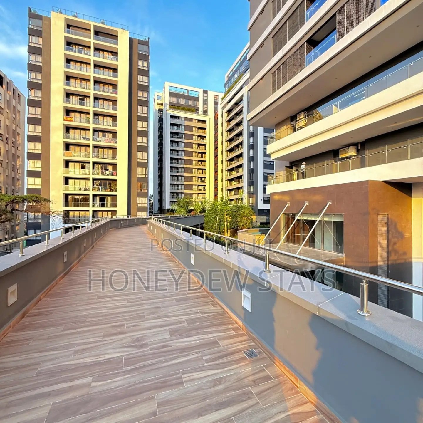 Furnished Luxury 3br Apartment at Riverside Square