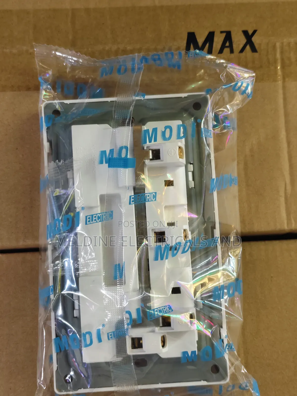 Modi Double Sockets 13a Universal
