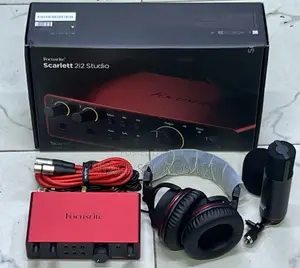 Focusrite Scarlett 2i2 Usb-C Audio Interface (4th Gen) Bundle
