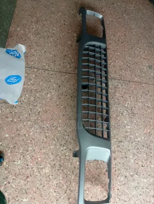 Isuzu Tougher Front Grille (Kah)