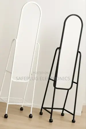 Mirror // Portable Makeup Mirror With Wheels