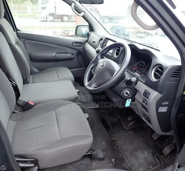 Nissan Caravan (Urvan) 2018 Grey