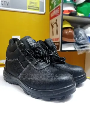 Vaultex Easy to Clean Safety Boots