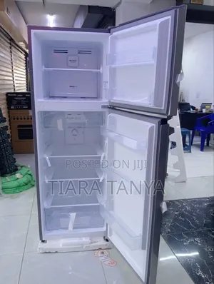 Hisense 320 Litres No Frost Fridge Silver