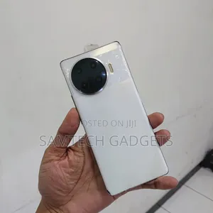 Tecno Spark 20 Pro Plus 256 GB Silver