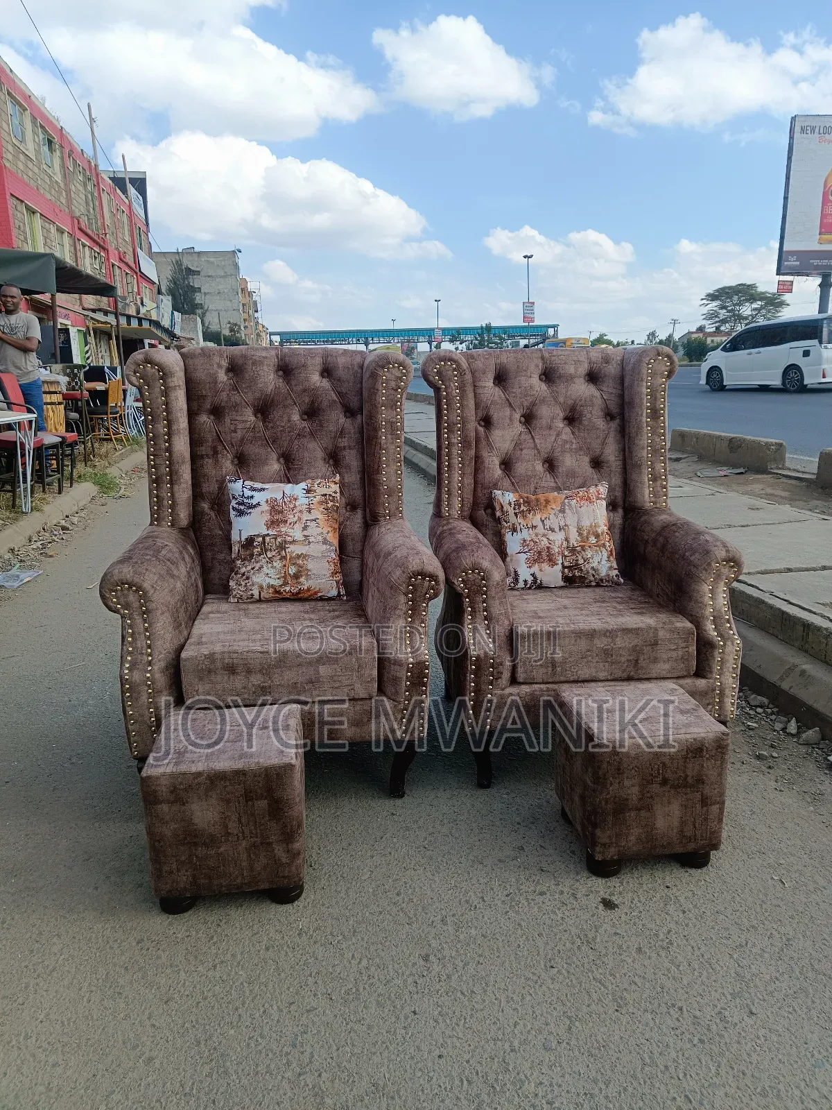 2 King Chairs or Pedicure Seats, Light Brown 