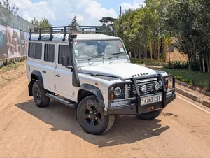 Land Rover Defender Puma 110 2.4 TD 2012 White