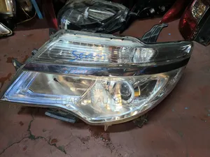 Nissan Serena Non Xenon Headlights