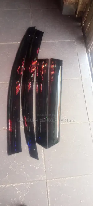 Windbreakers/Sunvisors Toyota Ractis 2010,2011,2012,2013,2014 Original