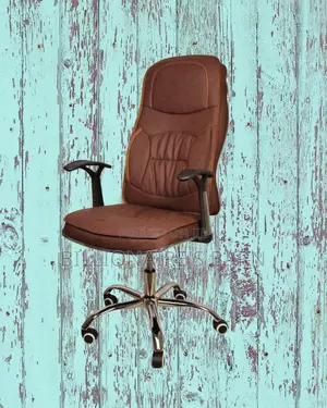 Ergonomic Executive Leather Chair | Sleek Padded Armrests