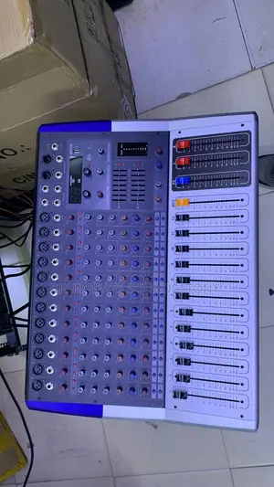 Pro Mixer 12channels Soundcraft