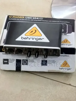 Behringer U-Phoria Umc204hd Usb Audio/Midi Mic Preamplifiers