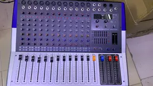 Soundcraft 12channels Powered Mixer