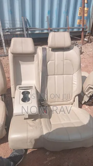 Land Rover Defender Seats