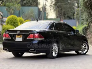 Toyota Crown 2012 Black