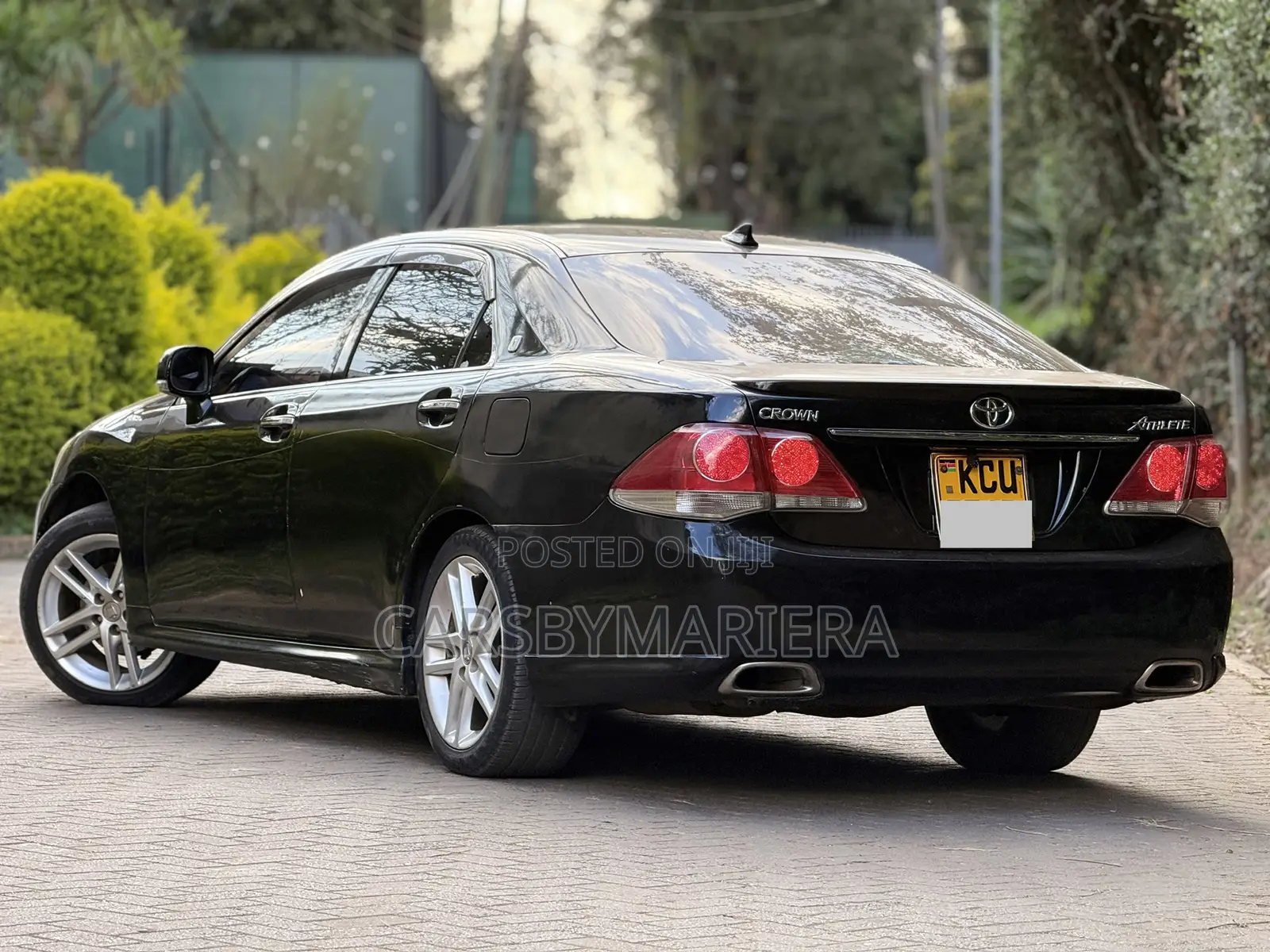 Toyota Crown 2012 Black
