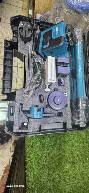 Makita Cordless Laser Level Machine/Electric Laser Level Machine