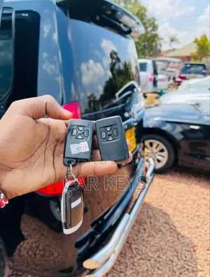 Toyota Noah Key Replacement Experts 