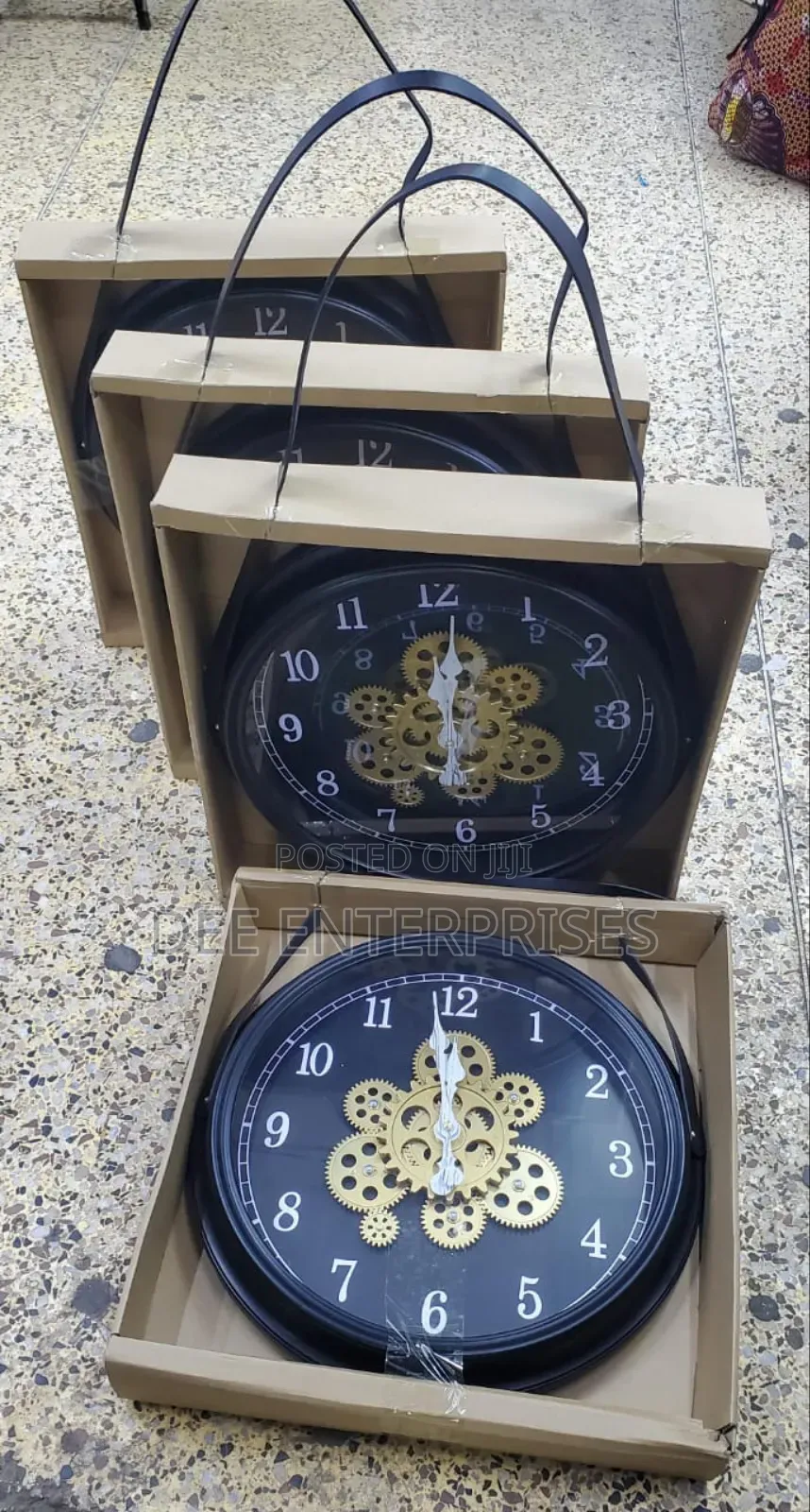 Rotating Moving Gear Wall Clock