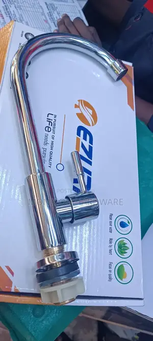 Pillar Kitchen Taps (Ezuri)