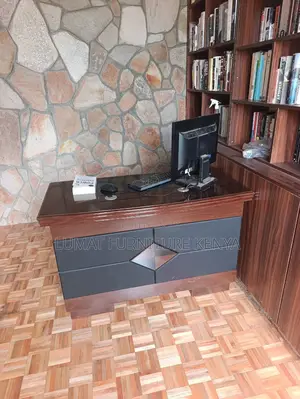 Executive Workstation Desk – With Side Drawers Door
