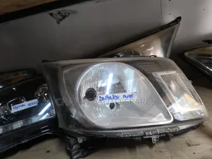 Daihatsu Move Headlights