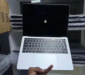 Laptop Apple MacBook Pro 2019 16GB Intel Core i7 SSD 256GB