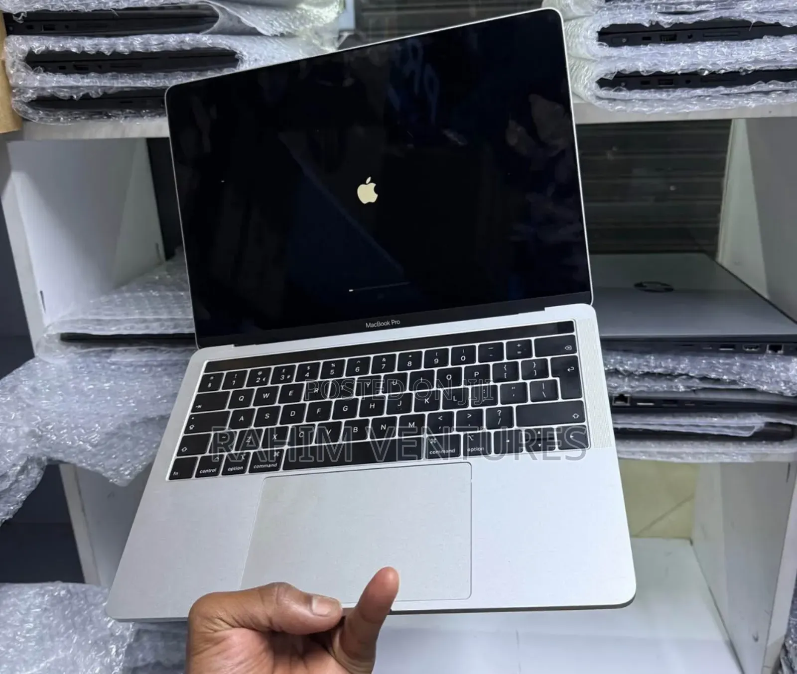 Laptop Apple MacBook Pro 2019 16GB Intel Core i7 SSD 256GB