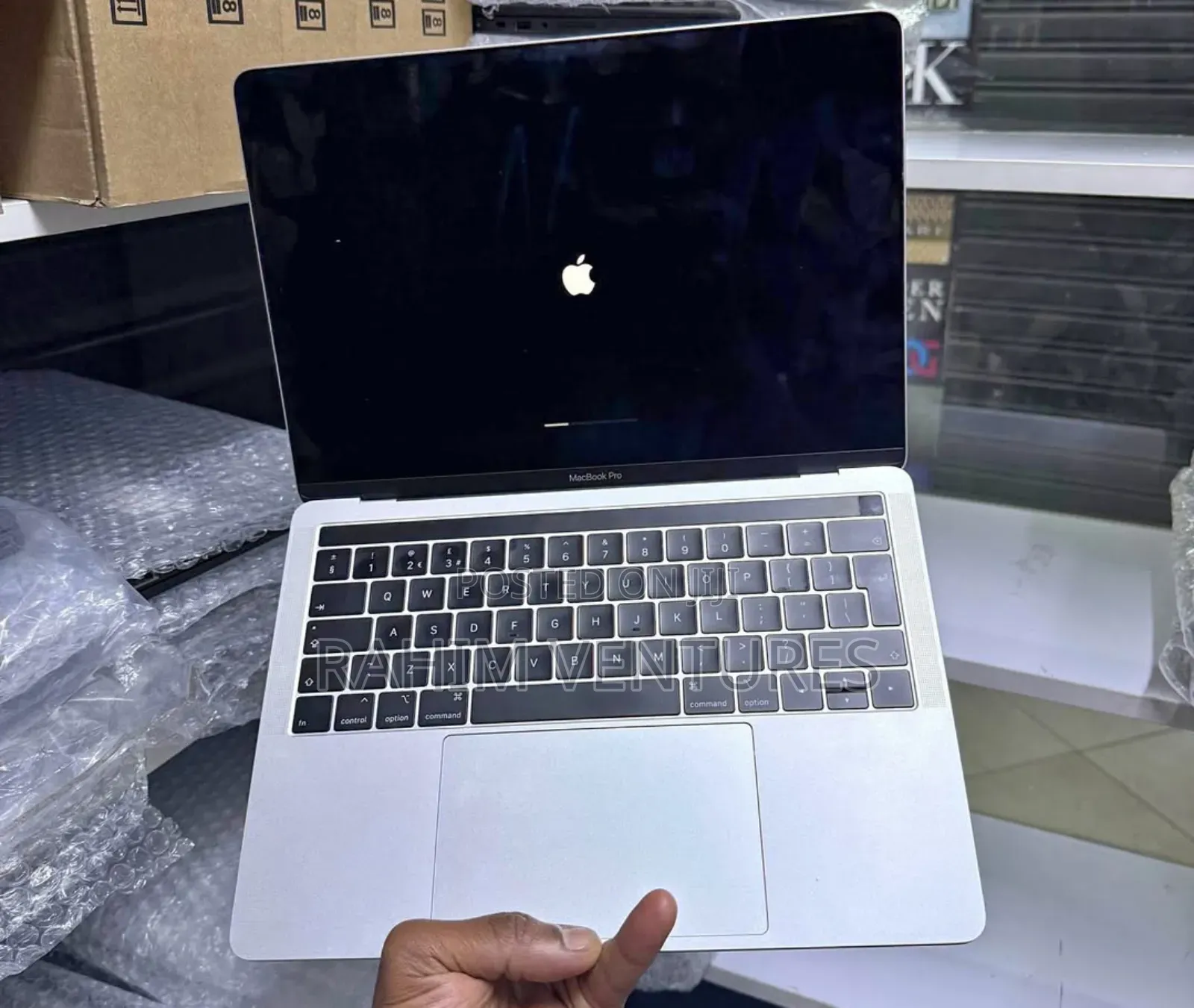 Laptop Apple MacBook Pro 2019 16GB Intel Core i7 SSD 256GB