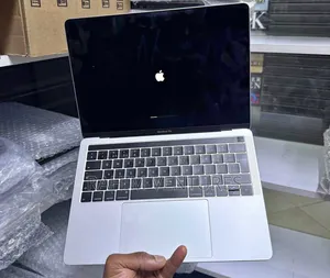 Laptop Apple MacBook Pro 2019 16GB Intel Core i7 SSD 256GB