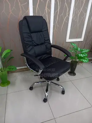 Classic Midback Executive Seat – Professional Office Use