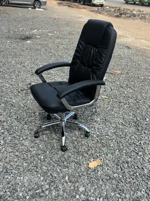 Classic Midback Executive Seat – Professional Office Use