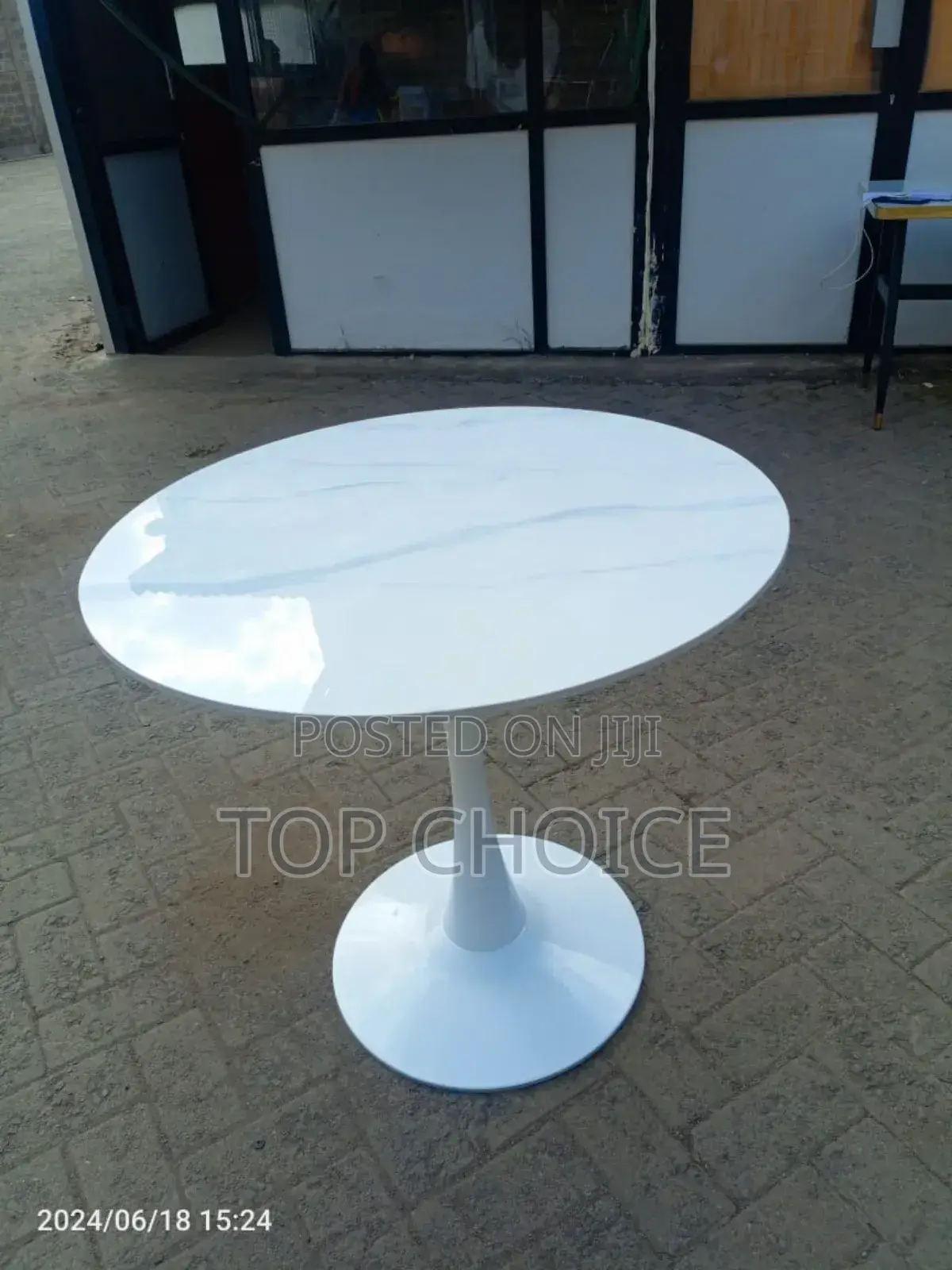 Modern Round Dining Table