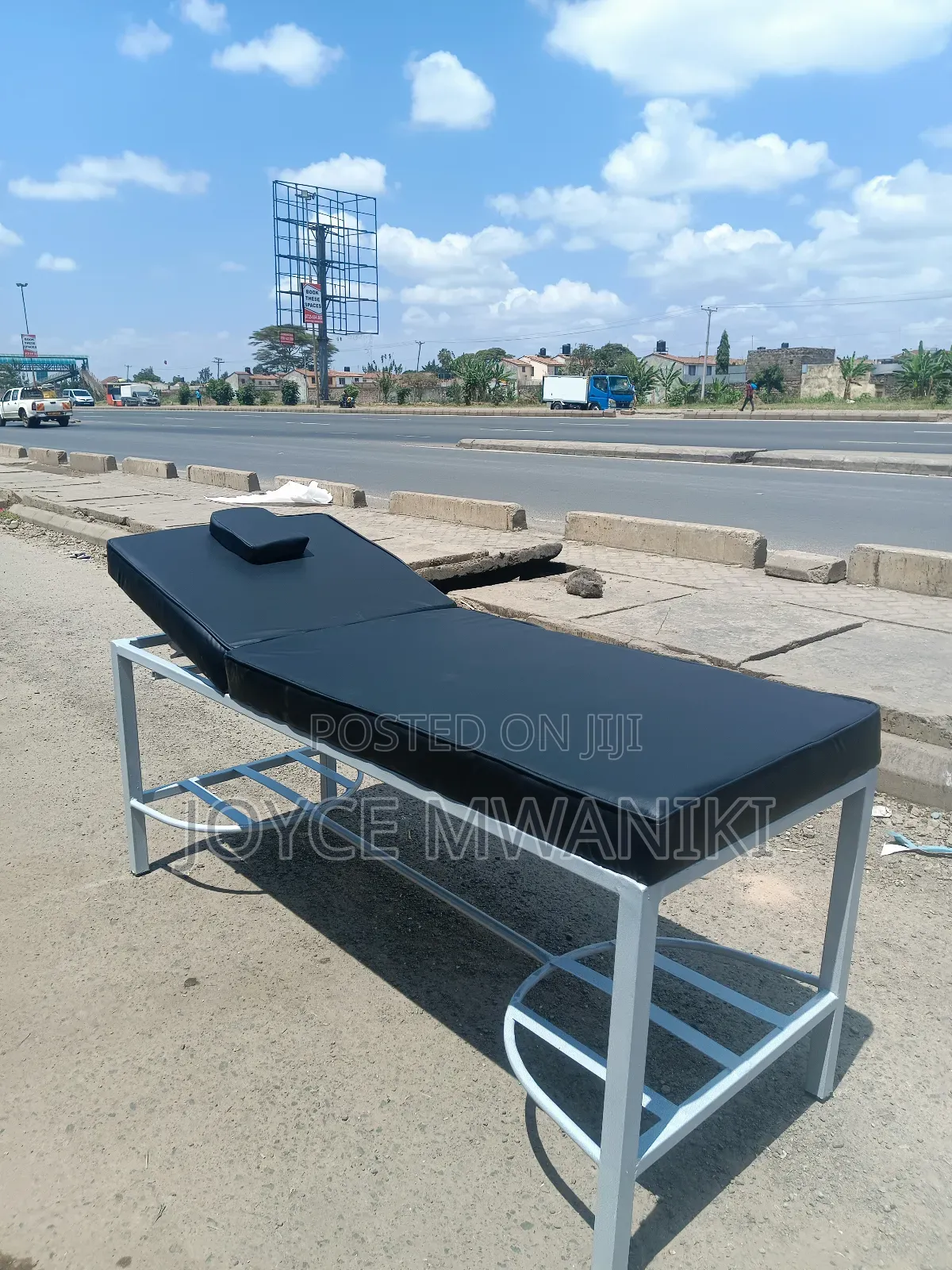 White N Black Massage Bed