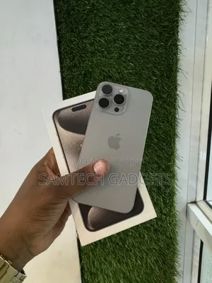New Apple iPhone 15 Pro Max 256 GB Silver