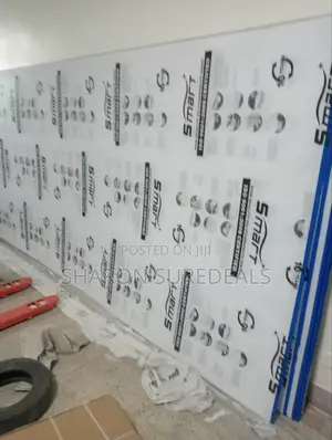 Cost Effective/Durable Polycarbonate Blue 8mm