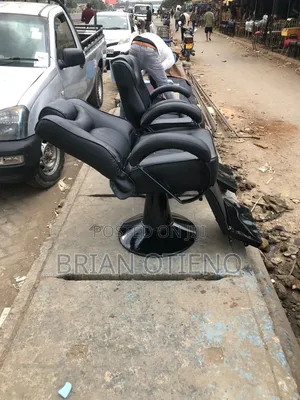Adjustede/Rotating Barber Chairs