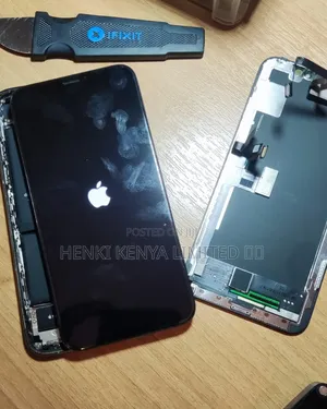 iPhone X Screen Replacement With True Tunes