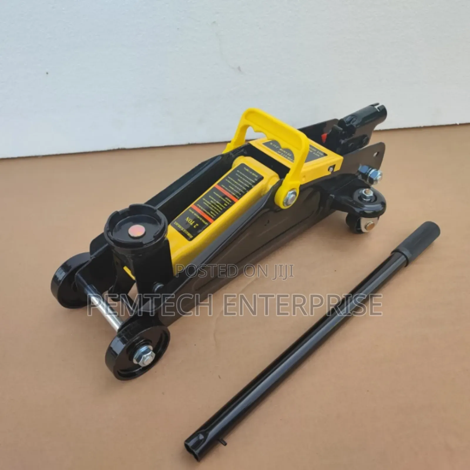 2-Ton Hydraulic Floor Jack,