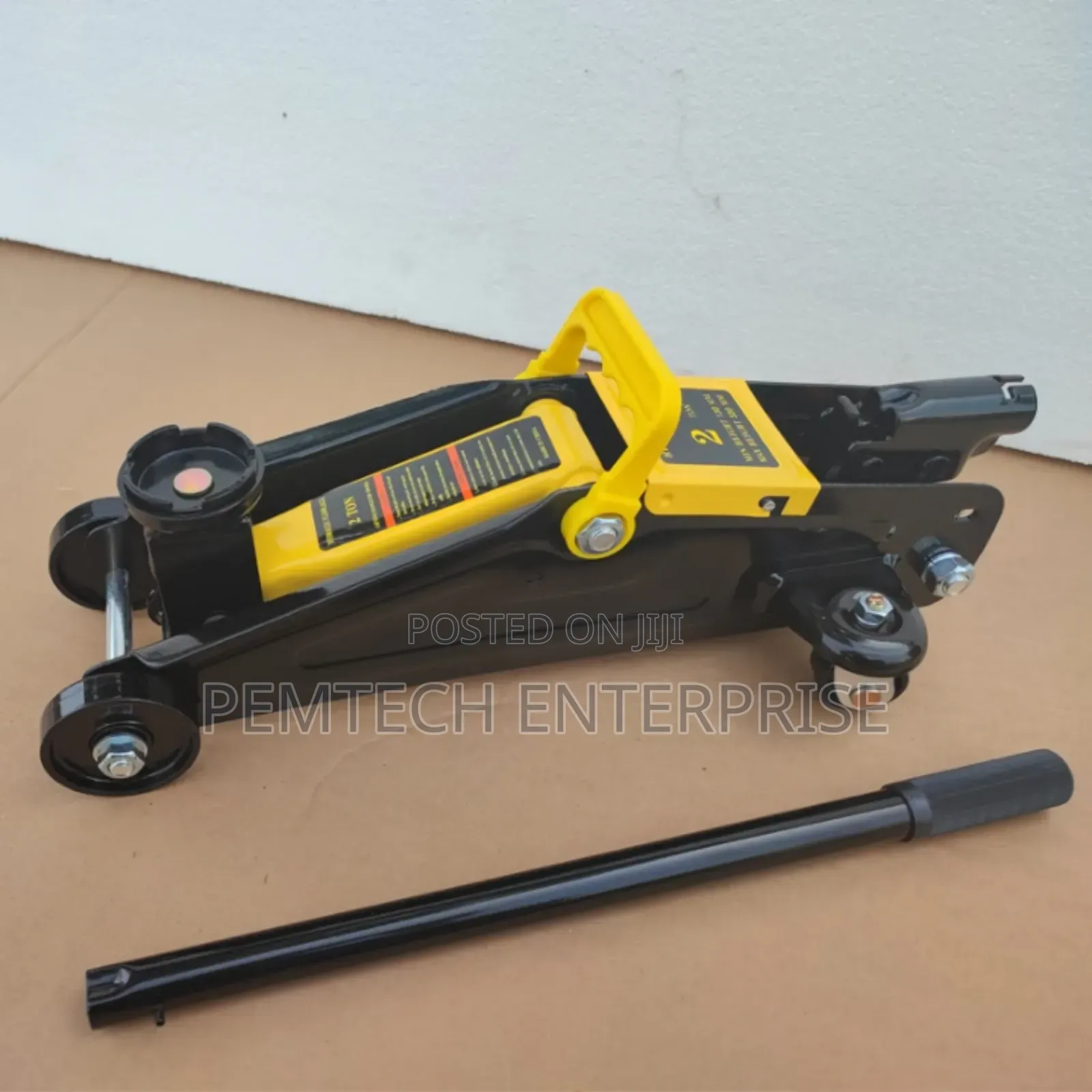 2-Ton Hydraulic Floor Jack,