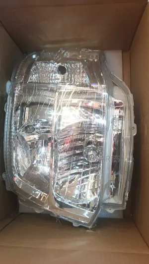 Toyota Hiace 7l Headlight 2012