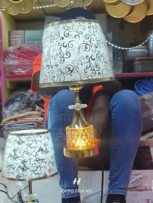 Elegant Decorative Table Lamp With Lampshade